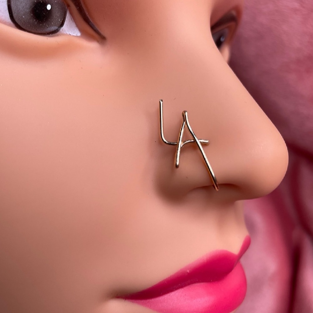 “LA Baby” Gold nose cuff